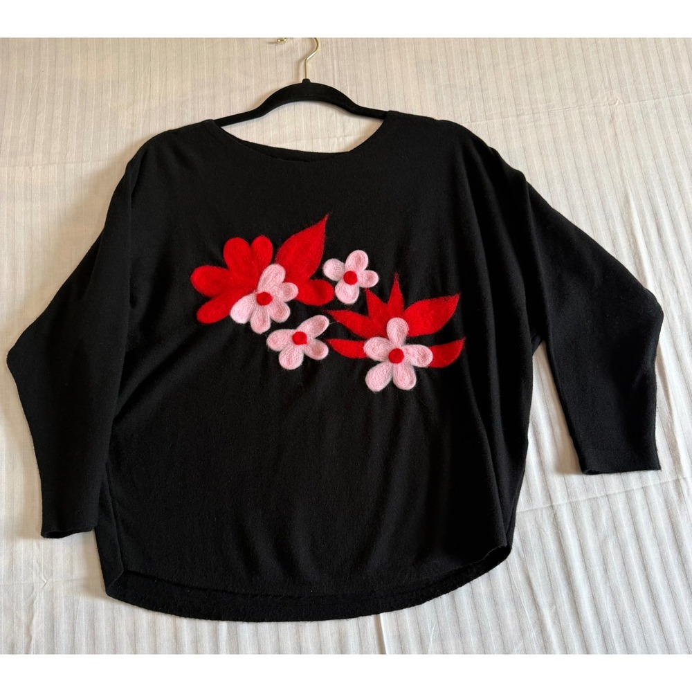 Aaeda Black Floral Applique Knit Sweater Top Red Pink Flowers Size Medium